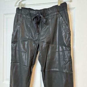 Bella Dahl pocket joggers